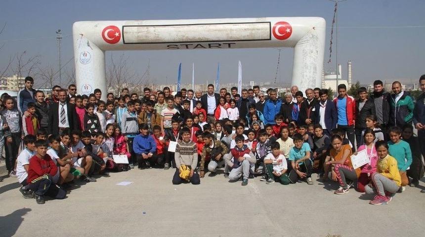 Şanlıurfa&rsquo;nın 13 İl&ccedil;esi Krosta Kıyasıya Yarıştı