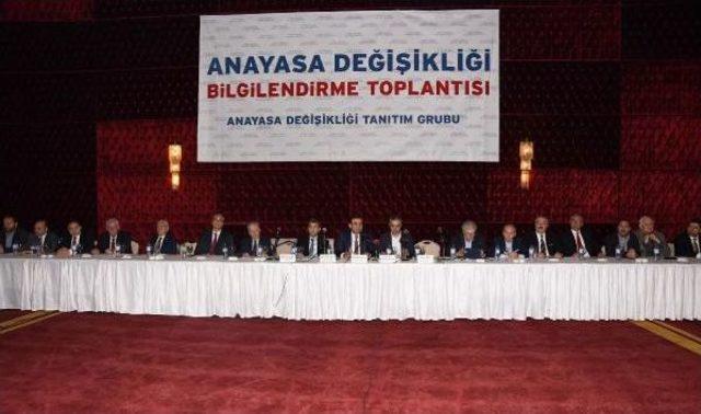 Anayasa Değişikliği Tanıtım Grubu İzmir'de Konuştu