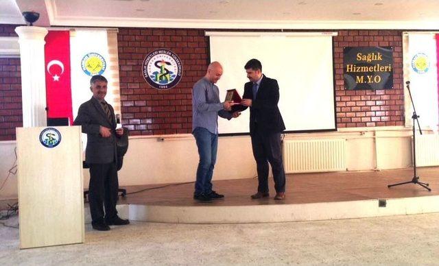 Harran Üniversitesinde Akılcı İlaç Kullanımı Semineri