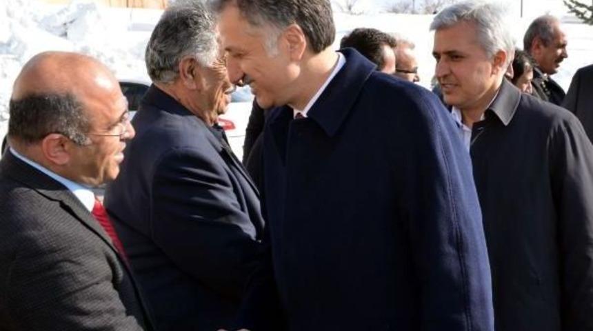 Kalkınma Bakan Yardımcısı Coşkun, Hakkari'de 'milli Seferberlik' Toplantısına Katıldı (2)