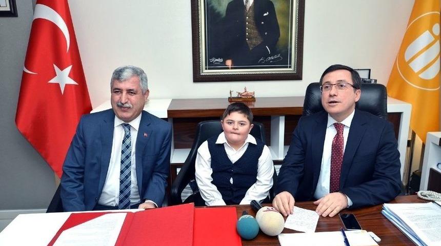 Yeşilyurt Belediyesi İle İn&ouml;n&uuml; &Uuml;niversitesi Arasında Engellilere Y&ouml;nelik İşbirliği Protokol&uuml;