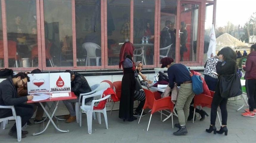 &Uuml;niversitede Kan Bağışı Kampanyası D&uuml;zenlendi
