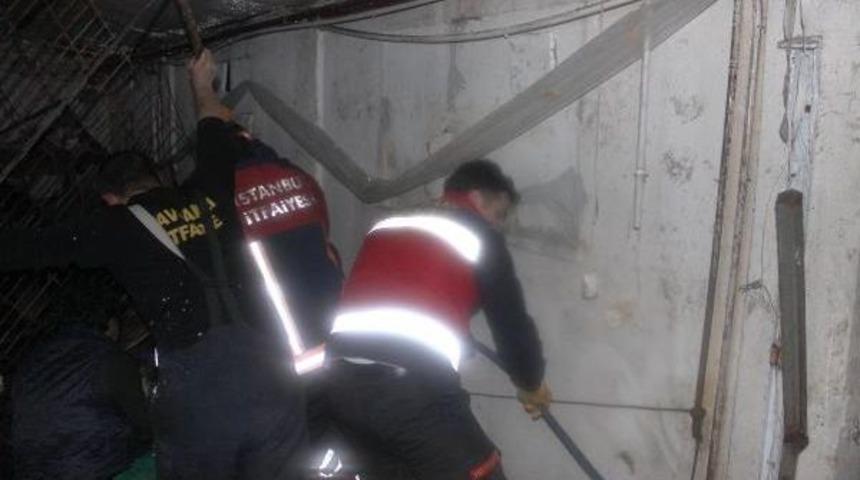 Rafların Altında Kalan 2 Kadın Iş&ccedil;iden Biri &Ouml;ld&uuml;