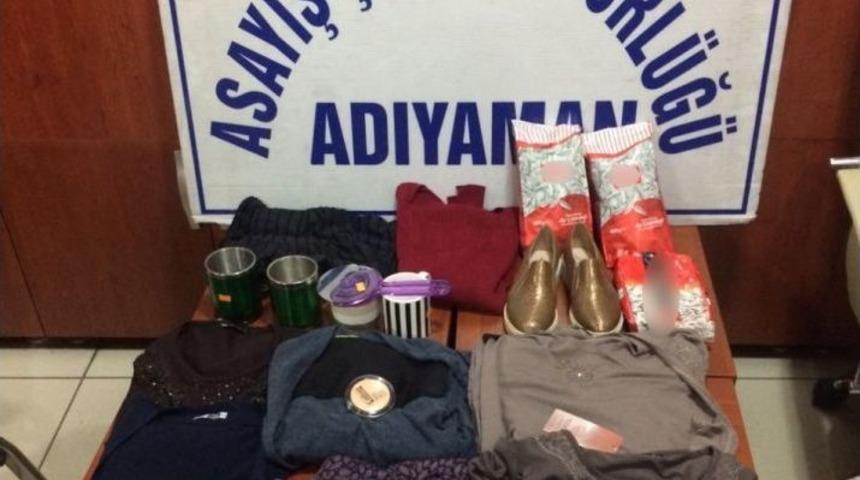 Mağazalardan Kıyafet &Ccedil;alan Kadın Yakalandı