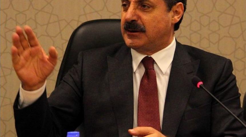 Bakan &Ccedil;elik: &ldquo;aklım Var Diyen İki Baş Dursun Diyemez&rdquo;