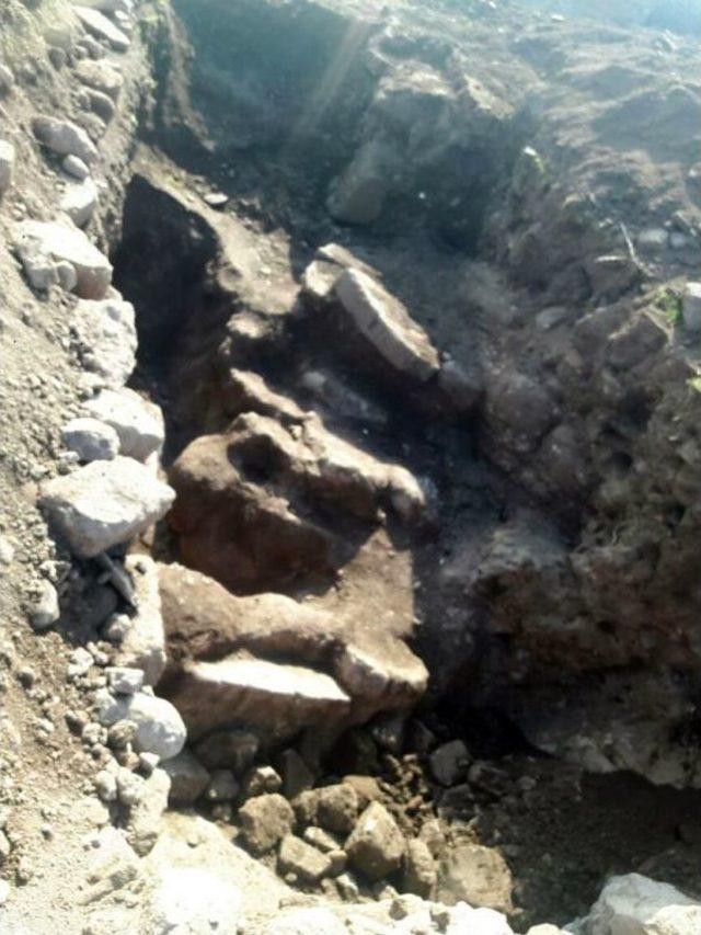 Aliağa&lsquo;da Ka&ccedil;ak Kazı Yapan 2 Kişi Yakalandı 1