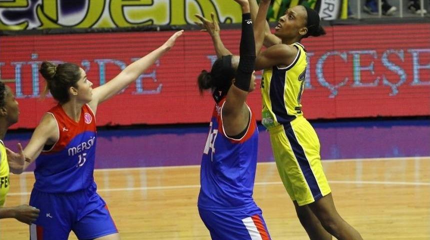 Fenerbah&ccedil;e, &Ccedil;eyrek Finale Y&uuml;kseldi