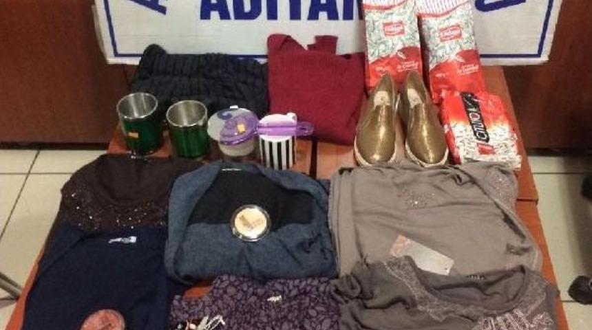 Yaşlı Kadının Hırsızlık Yapması Kamerada