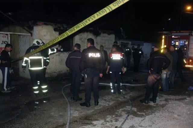 İki Kız Kardeş Yangında Can Verdi 1