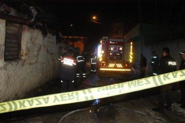 İki Kız Kardeş Yangında Can Verdi 3