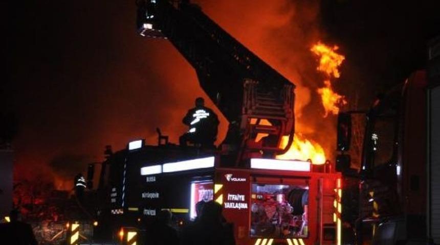 İneg&ouml;l&rsquo;Deki Soğuk Hava Deposunda Yangın