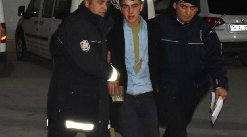 Beraber Alkol Aldıkları Yaşlı Adamı Bı&ccedil;aklayarak &Ouml;ld&uuml;rd&uuml;ler