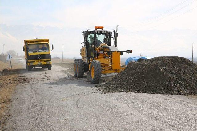 Üzümlü- Ekşisu Yolunda Genişletme Çalışmaları Başladı