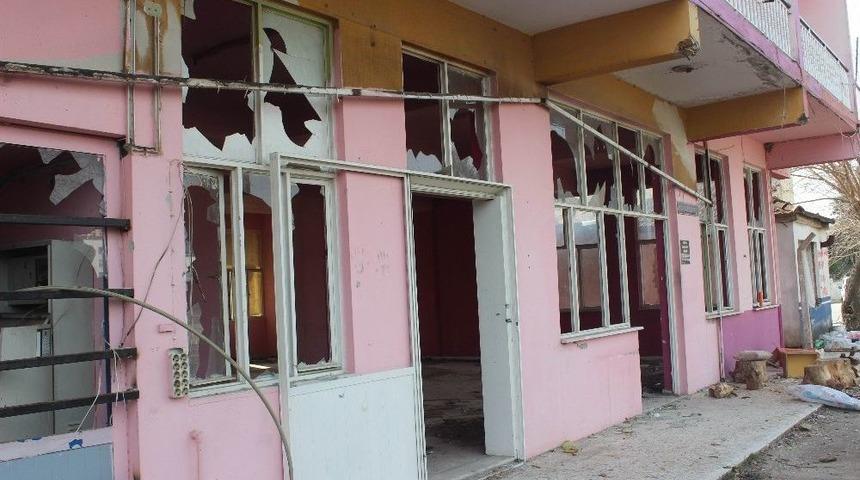 Kamu Kurumlarına Ait Atıl Durumdaki Binalar Tehlike Sa&ccedil;ıyor