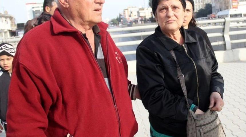 Boynundaki Kolyeyi Kapka&ccedil;&ccedil;ıya Kaptırdı