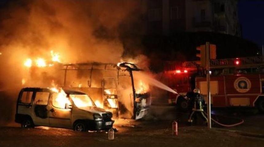 &nbsp;Servis Midib&uuml;s&uuml; Alev Alev Yandı, Iş&ccedil;iler &Ouml;l&uuml;mden D&ouml;nd&uuml;