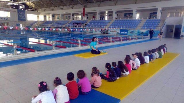 Anaokulu Öğrencilerine Su Sporları Eğitimi