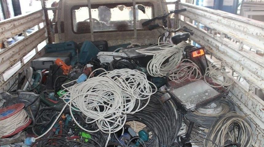 Antalya&rsquo;da Hırsızlık Malı Satın Alan 3 Kişi Yakalandı