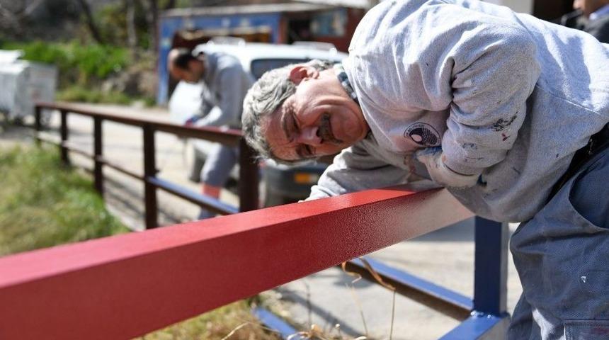 B&uuml;y&uuml;kşehir Belediyesi, Mersin İdmanyurdu&rsquo;nun Renklerini Mahallelere Nakşediyor