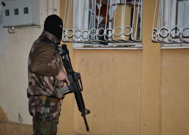 Adana'da Silah Kaçakçılarına Operasyon