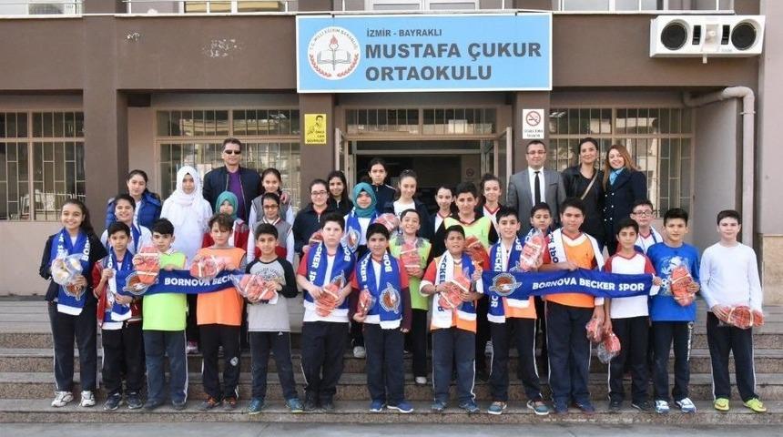&Ccedil;ocukların Spor Aşkına Bornova Beckerspor Desteği
