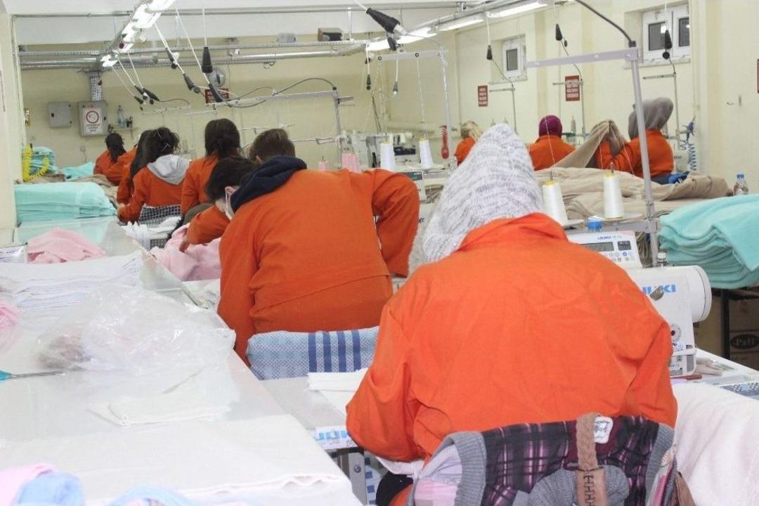 Referandumun Oy Torbaları H&uuml;k&uuml;ml&uuml; Kadınlardan