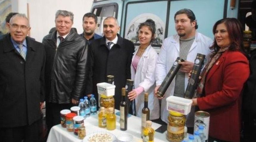 &Uuml;niversitelilerin &Uuml;rettiği &Uuml;r&uuml;nler Fuarda Beğeni Topladı