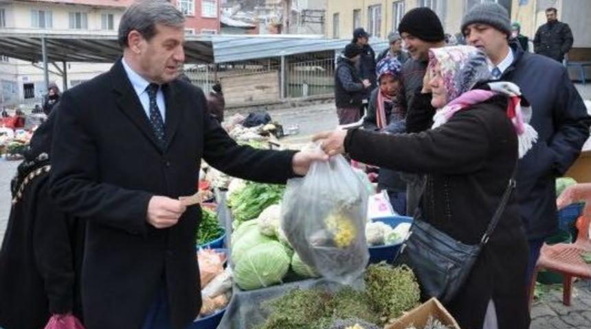 Başkan &Ouml;zkan, Pazarcı Esnafıyla Buluştu