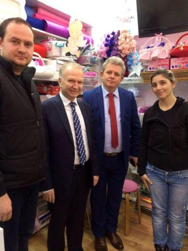 Vali, Ekonomik Krizi Aşmaları İ&ccedil;in Esnafla Bir Araya Geldi 1