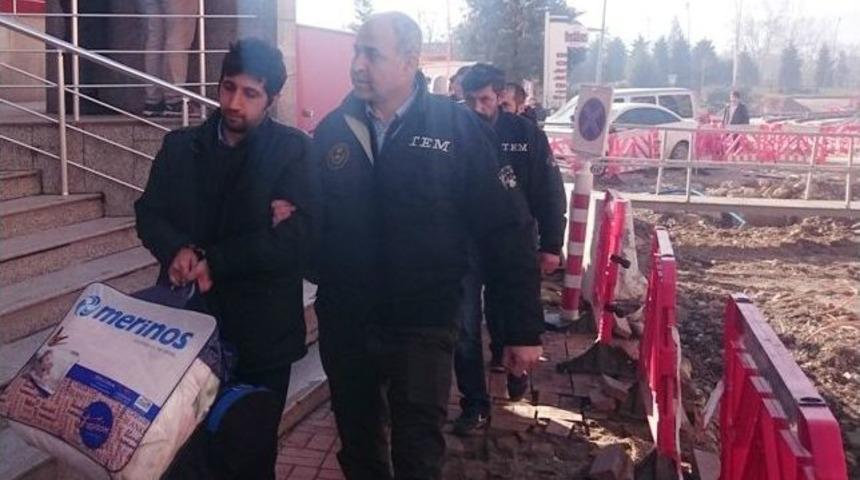 Fet&ouml;&rsquo;den G&ouml;zaltına Alınan T&uuml;bitak Personelleri Adliyeye Sevk Edildi