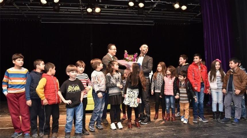 Bornova&rsquo;da Mıknatıs, Sekin Ve Ailesi İ&ccedil;in Sahnelendi