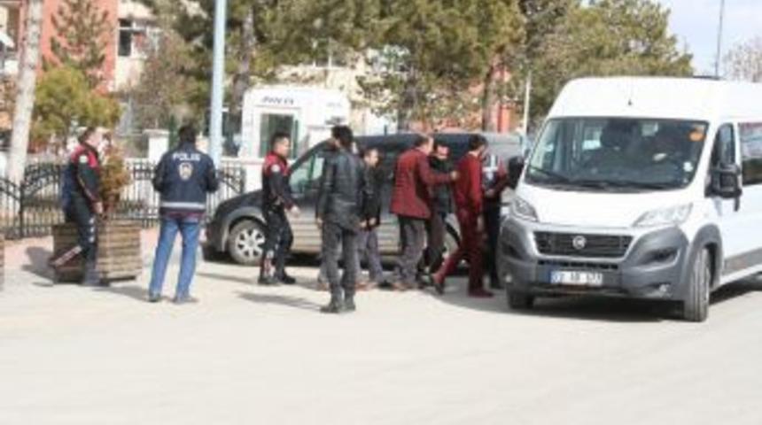 Karaman&rsquo;da Aranan 12 Kişiden 3&rsquo;&uuml; Tutuklandı