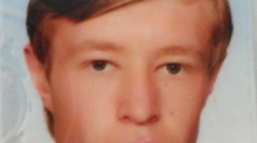 &Uuml;zerine Mermer Blok D&uuml;şen Iş&ccedil;i &Ouml;ld&uuml;