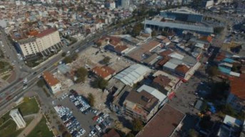 Yeni Kent Meydanı Tez Konusu Oldu