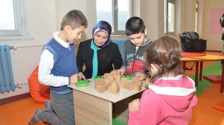 İl Milli Eğitim M&uuml;d&uuml;r&uuml; Durmuş&rsquo;tan &Ccedil;ocuklarla Etkinlik