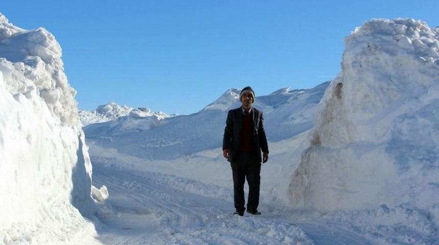 &Ouml;ğretmenin Zor Şartlarda Eğitim Azmi