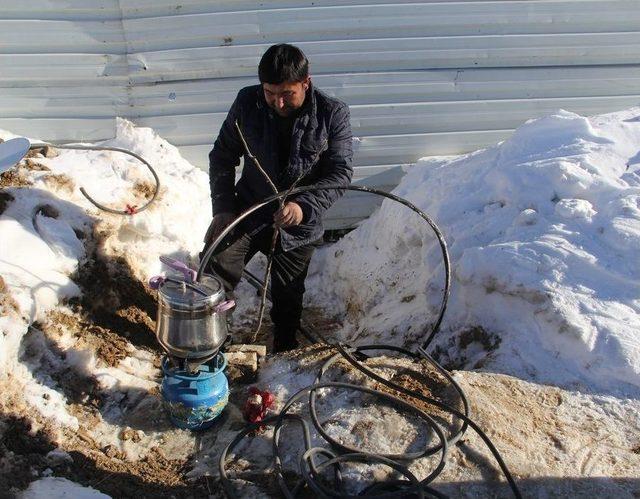 Suyu Donan Vatandaş Çareyi Düdüklü Tencerede Buldu