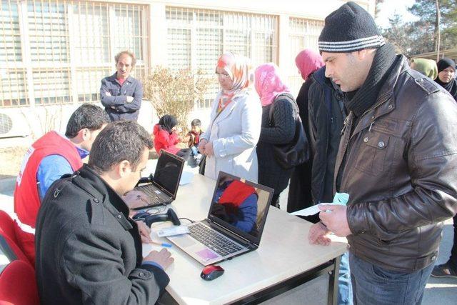 Batman&rsquo;da Bin 119 Suriyeli Aileye Kızılay Kartı Verildi 1