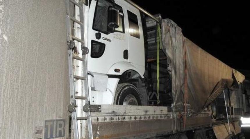 Tır'da Ev Eşyası Arasında 116 Kilo Uyuşturucu Ele Ge&ccedil;irildi