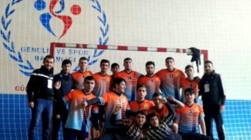 Spor Lisesi Yarı Finale Y&uuml;kseldi