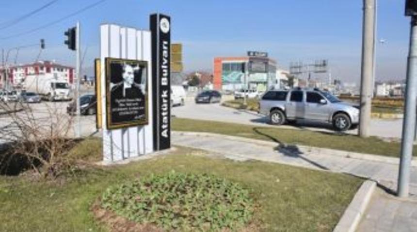 Atat&uuml;rk Bulvarına Led Tabela Konuldu