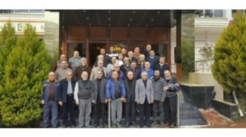 Siirt Vakfı, Armutlu&rsquo;da Hem İş Hem Tatil Yaptı