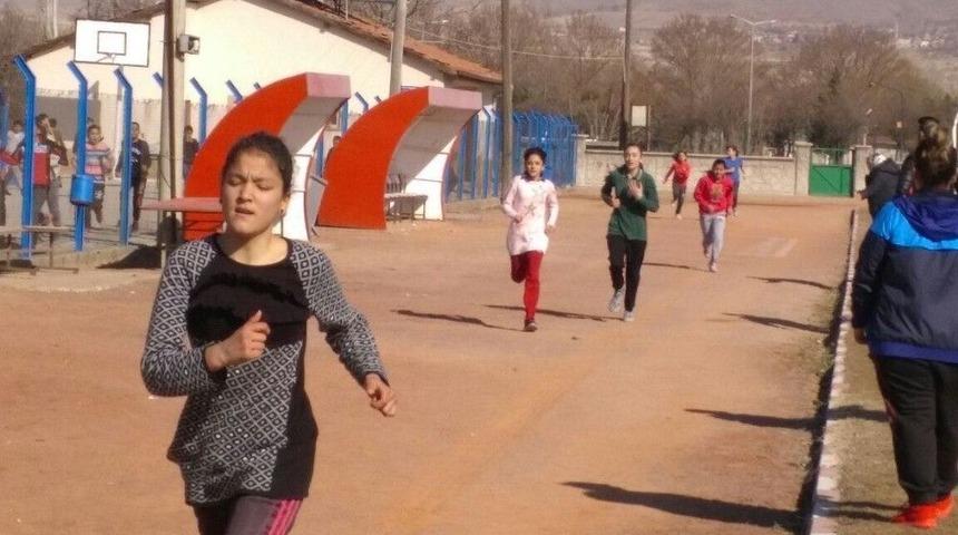 Gülşehir’de Atletizm Seçme Yarışları Yapıldı