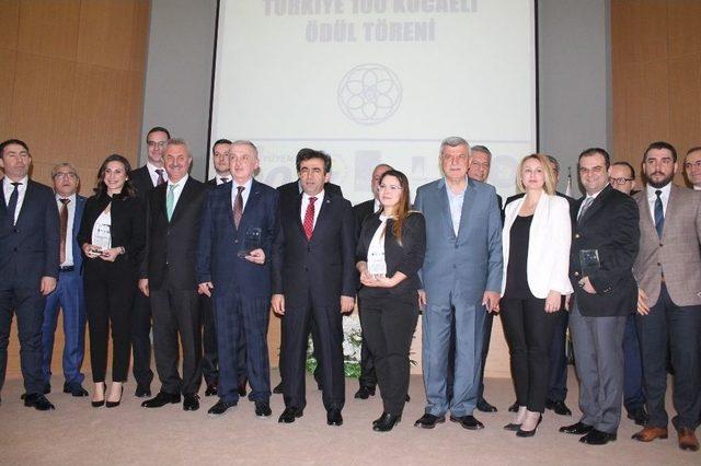T&uuml;rkiye&rsquo;de İlk 100&rsquo;e Giren Kocaelili Firmalar &Ouml;d&uuml;llerine Kavuştu 1