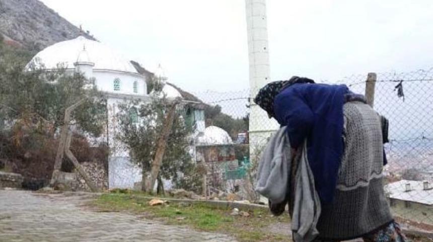 Yaşlı Kadına Cami N&ouml;beti Cezası