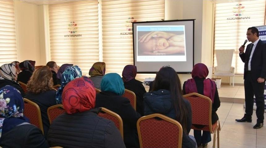 Kocasinan Belediyesi&rsquo;nin Sağlık Seminerleri S&uuml;r&uuml;yor