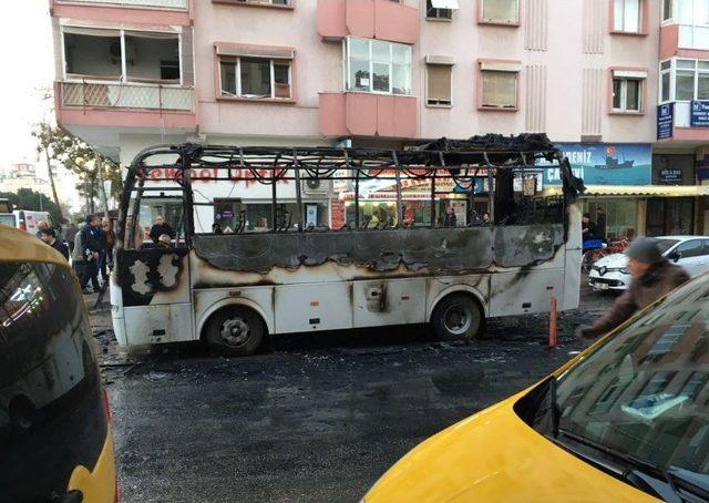 Servis Midibüsü Yandı, İşçiler Ölümden Döndü