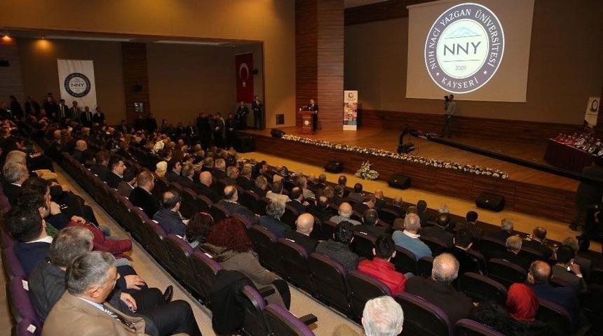 Nuh Naci Yazgan &Uuml;niversitesi&rsquo;nden Başkan B&uuml;y&uuml;kkılı&ccedil;&rsquo;a Teşekk&uuml;r Plaketi