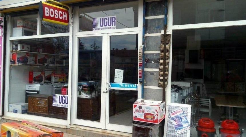 Sigara İ&ccedil;en Hırsızın Rahat Tavırları Şaşırttı