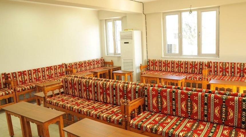 Yenik&ouml;y Mezarlığı&rsquo;ndaki Yapılar Yenilendi